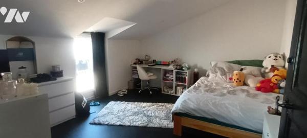 maison de ville avec parking, garage et terrasses