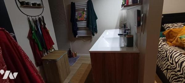 maison de ville avec parking, garage et terrasses