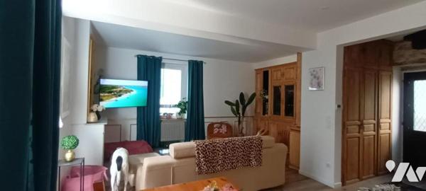 maison de ville avec parking, garage et terrasses