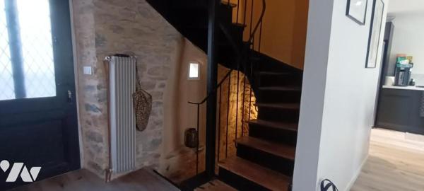 maison de ville avec parking, garage et terrasses