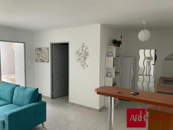 T2 Meublé longue durée St Denis Montgaillard