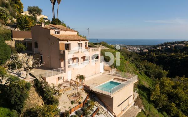 Maison à vendre    6 pièces • 172,58 m2 Mandelieu-la-Napoule