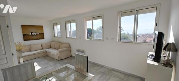 Magnifique Maison de 270 m2 avec piscine et vue mer, à 5 min du port.