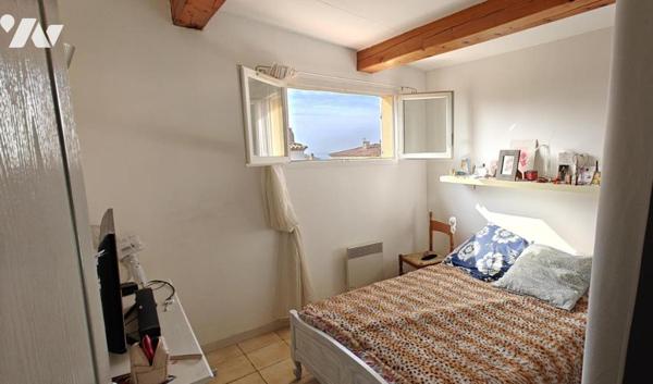 Magnifique Maison de 270 m2 avec piscine et vue mer, à 5 min du port.