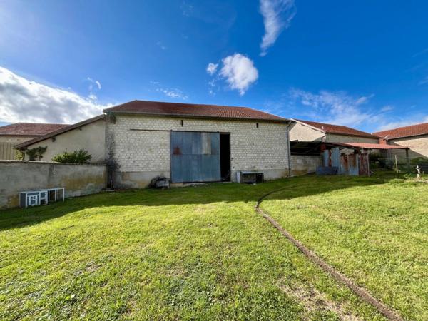 Exceptionnelle demeure, idéale pour gîte ou maison d'hôtes. Bien rare à la vente !