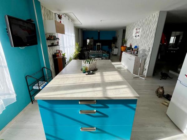 Exceptionnelle demeure, idéale pour gîte ou maison d'hôtes. Bien rare à la vente !