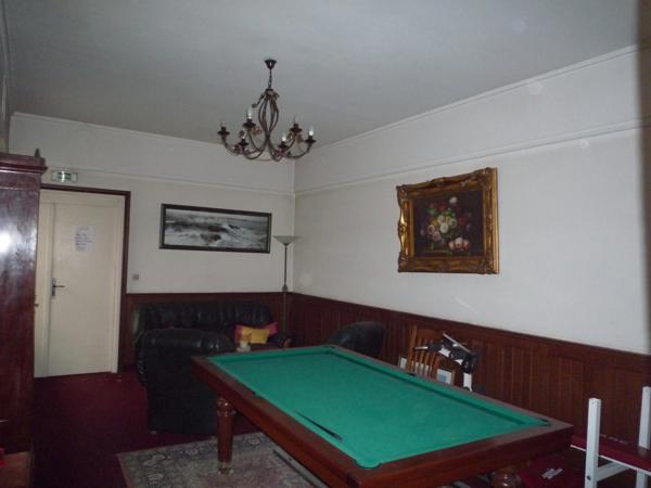 Dpt Marne (51), à vendre SEZANNE ancien hôtel restaurant de 25 chambres, 2 salles de restaurant et des appartements.