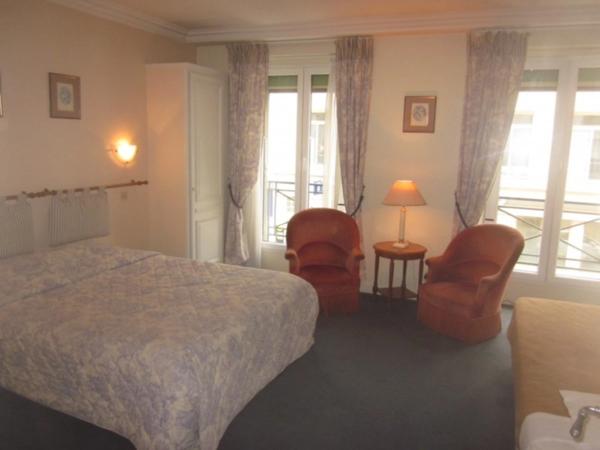 Dpt Marne (51), à vendre SEZANNE ancien hôtel restaurant de 25 chambres, 2 salles de restaurant et des appartements.