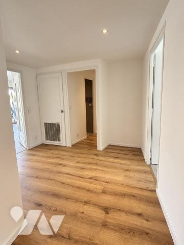 GRENOBLE proche Place de l'Etoile, appartement 6p+C en étage, rénové