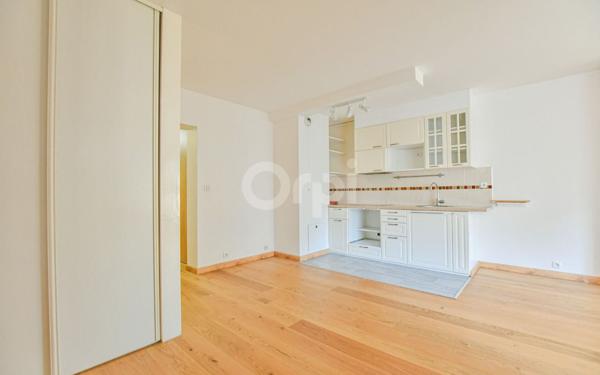 Appartement à vendre    1 pièce • 42,04 m2 Paris 15
