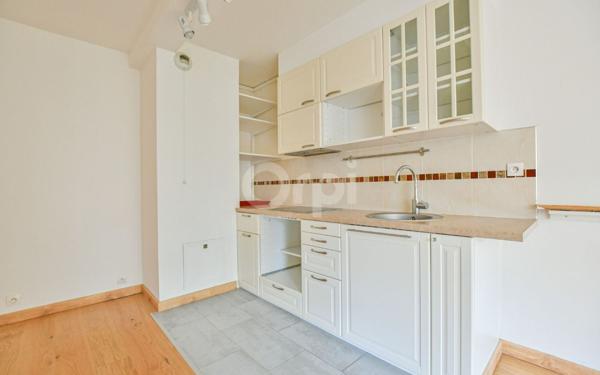 Appartement à vendre    1 pièce • 42,04 m2 Paris 15