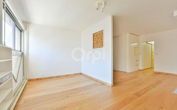 Appartement à vendre    1 pièce • 42,04 m2 Paris 15