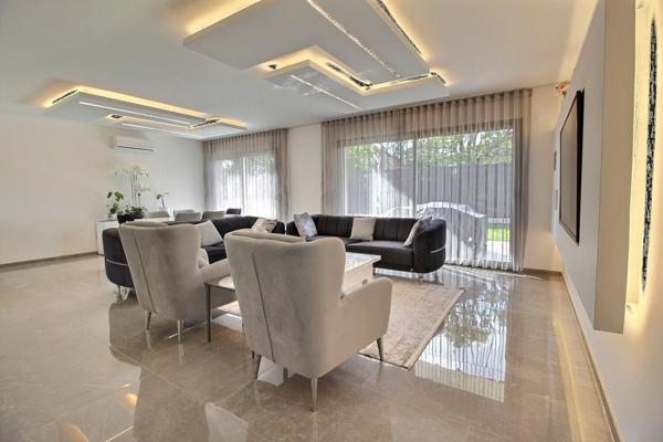 ORMES - 5 min de REIMS - Maison contemporaine de 2023 - 4 chambres - sous-sol