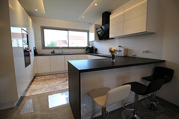 ORMES - 5 min de REIMS - Maison contemporaine de 2023 - 4 chambres - sous-sol