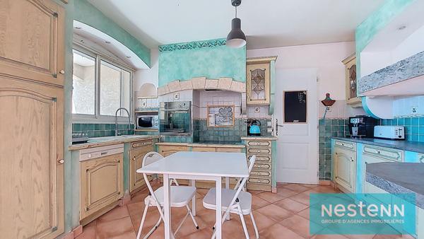 ISTRES, Maison de plain-pied, 98m², Type 4, 3 chambres, deux terrasses, jardin et double garage