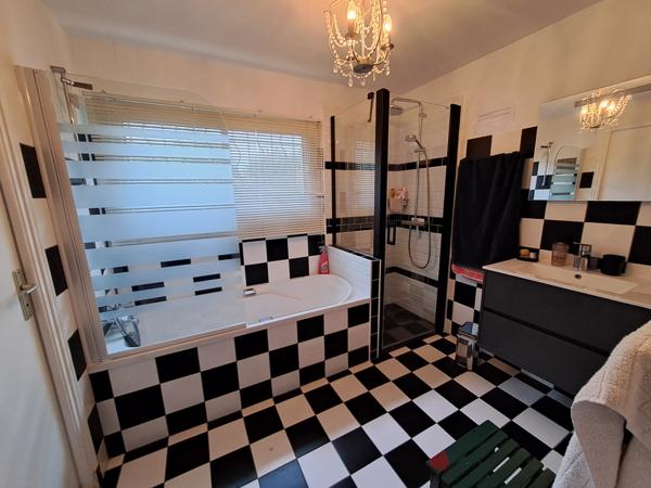 Maison 9 pièces - 270 m²