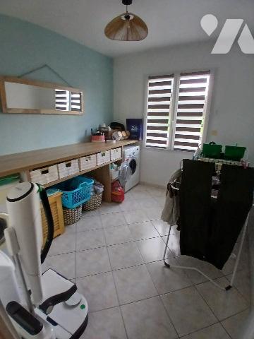 Pavillon familial tout confort sur sous-sol et 2 hectares de terrain