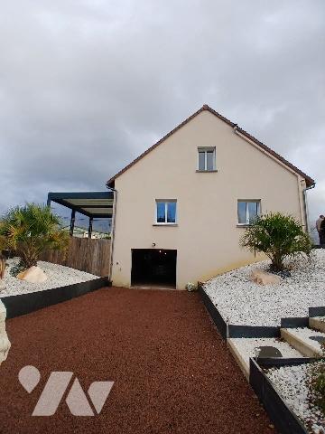 Pavillon familial tout confort sur sous-sol et 2 hectares de terrain