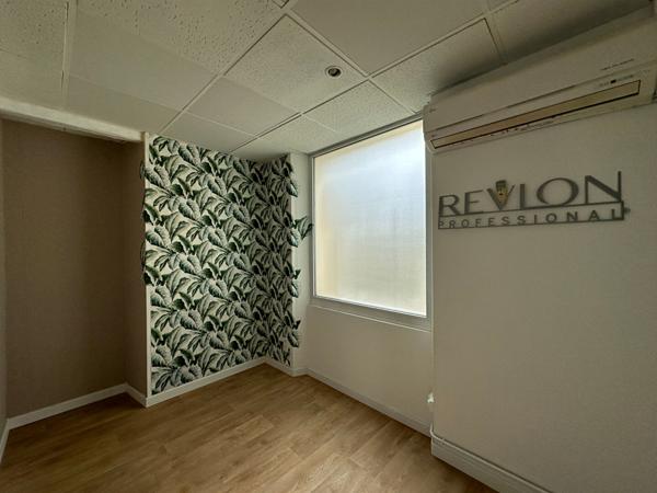 LOCAL COMMERCIAL - MADELEINE