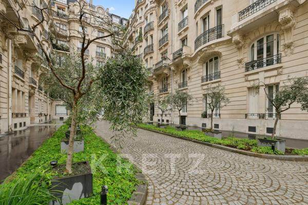 Élégant duplex avec balcon, au calme, à Passy