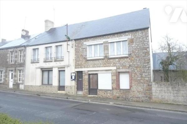 A vendre à NEUILLY LE VENDIN(53), une maison en pierres comprenant cuisine-salle à manger(ancie...