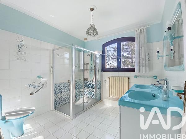 Maison à vendre 5 pièces 180 m² Genas