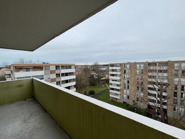 Anglet : Dernier étage et vue dégagée – T4 à fort potentiel !