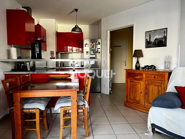 Appartement avec garage et terrasse - Résidence récente LYON 8 Mairie