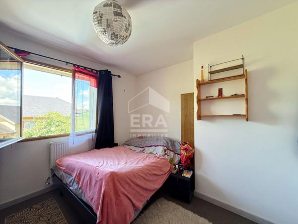 A VENDRE - Maison mitoyenne 108 m² - La Combe-de-Sillingy - 4 chambres - Piscine - Garage - 2 places de parking privatives