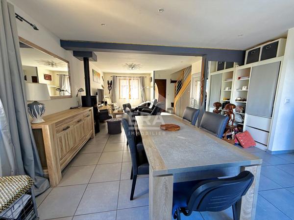 A VENDRE - Maison mitoyenne 108 m² - La Combe-de-Sillingy - 4 chambres - Piscine - Garage - 2 places de parking privatives