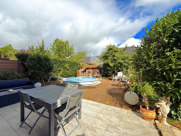 A VENDRE - Maison mitoyenne 108 m² - La Combe-de-Sillingy - 4 chambres - Piscine - Garage - 2 places de parking privatives