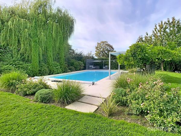 Maison à vendre 7 pièces SAINT CYR SUR LOIRE (37) 6 chambres, vie de plain pied, piscine