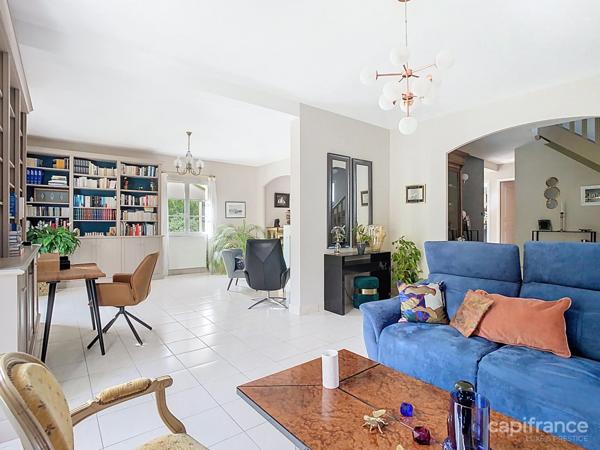 Maison à vendre 7 pièces SAINT CYR SUR LOIRE (37) 6 chambres, vie de plain pied, piscine