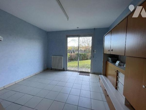 Nueil les Aubiers, maison de plain-pied avec terrain.
A découvrir sans tarder : une charmante ...