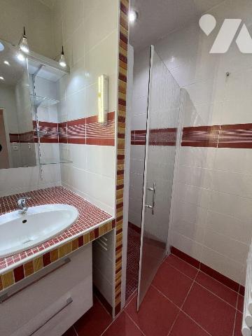 Nueil les Aubiers, maison de plain-pied avec terrain.
A découvrir sans tarder : une charmante ...