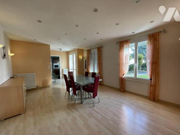 Nueil les Aubiers, maison de plain-pied avec terrain.
A découvrir sans tarder : une charmante ...