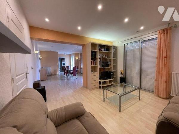 Nueil les Aubiers, maison de plain-pied avec terrain.
A découvrir sans tarder : une charmante ...