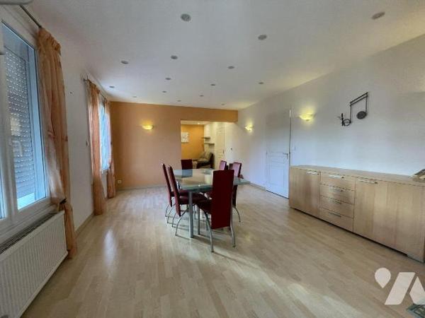 Nueil les Aubiers, maison de plain-pied avec terrain.
A découvrir sans tarder : une charmante ...