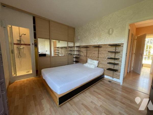 Nueil les Aubiers, maison de plain-pied avec terrain.
A découvrir sans tarder : une charmante ...