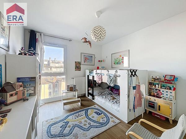 A VENDRE - MAGNIFIQUE 3 PIECES AVEC TERRASSE - VUE SEINE