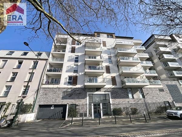A VENDRE - MAGNIFIQUE 3 PIECES AVEC TERRASSE - VUE SEINE
