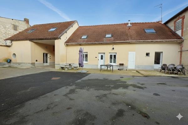 Dpt Marne (51), à vendre BISSEUIL Un ensemble de 4 gîtes en excellent état dont 12 chambres. Avec terrain et petite salle.