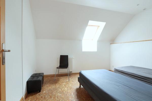 Dpt Marne (51), à vendre BISSEUIL Un ensemble de 4 gîtes en excellent état dont 12 chambres. Avec terrain et petite salle.