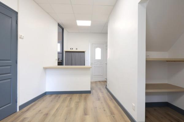 Dpt Marne (51), à vendre BISSEUIL Un ensemble de 4 gîtes en excellent état dont 12 chambres. Avec terrain et petite salle.