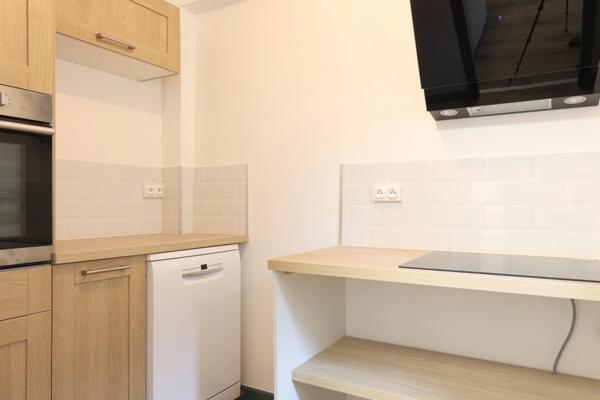 Dpt Marne (51), à vendre BISSEUIL Un ensemble de 4 gîtes en excellent état dont 12 chambres. Avec terrain et petite salle.