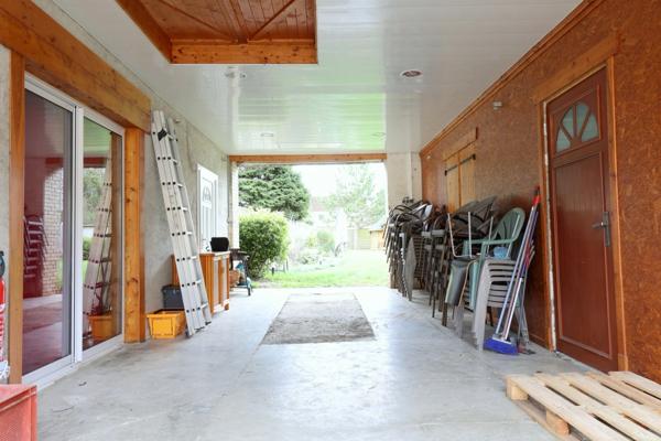 Dpt Marne (51), à vendre BISSEUIL Un ensemble de 4 gîtes en excellent état dont 12 chambres. Avec terrain et petite salle.