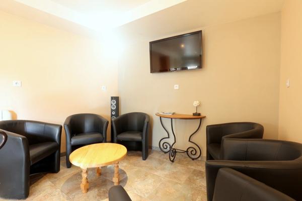 Dpt Marne (51), à vendre BISSEUIL Un ensemble de 4 gîtes en excellent état dont 12 chambres. Avec terrain et petite salle.