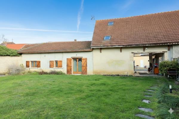 Dpt Marne (51), à vendre BISSEUIL Un ensemble de 4 gîtes en excellent état dont 12 chambres. Avec terrain et petite salle.