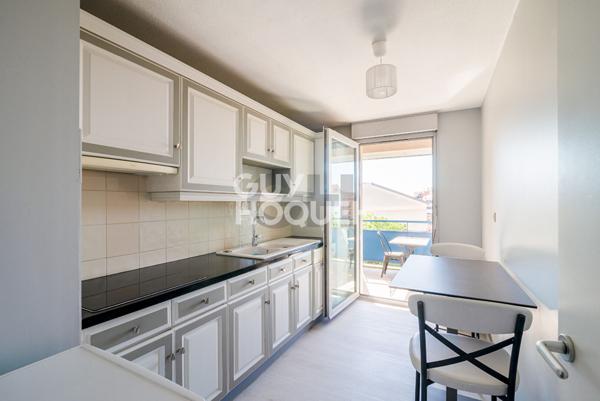 EXCLUSIVITÉ - ARÈNES - DERNIER ÉTAGE - BEAU T3 AVEC BALCON ET GARAGE