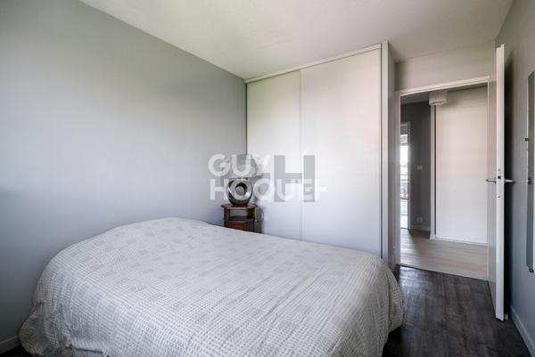 EXCLUSIVITÉ - ARÈNES - DERNIER ÉTAGE - BEAU T3 AVEC BALCON ET GARAGE